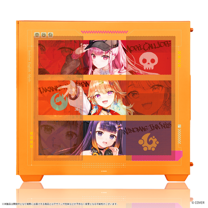『hololive English』×Astromeda コラボゲーミングPC着せ替えパネル【Myth】 オレンジ筐体 サイドパネル装着ビュー（Mori Calliope／Takanashi Kiara／Ninomae Ina’nis）